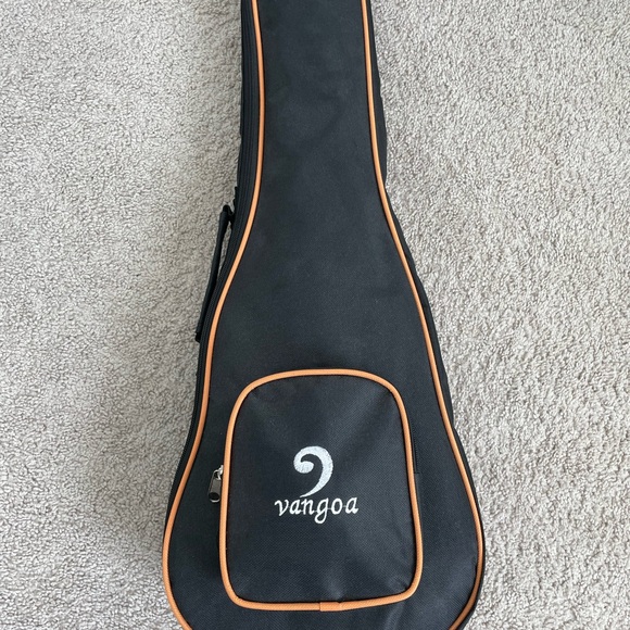 Acoustic Ukulele with VANGOA Carrying Case - Picture 3 of 4